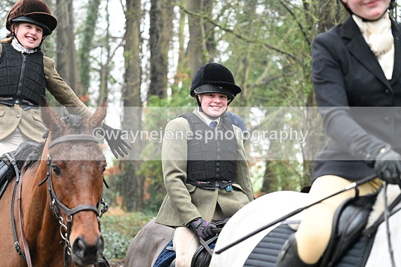 WJ7_3770 - In-between lines