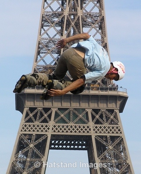 Skating in Paris - people