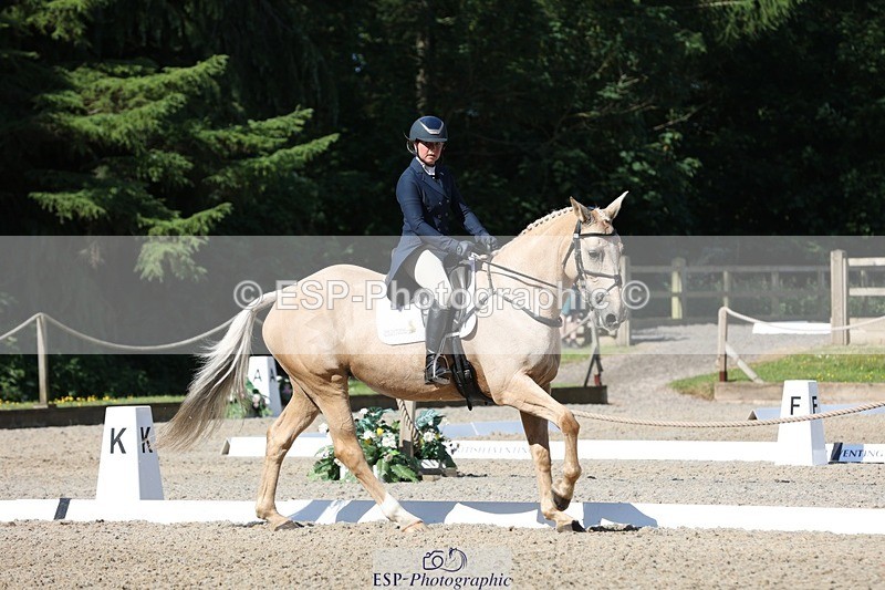 230526-093715-05110 - 356-THE_DUMB_BLONDE-Kat_Raybould-WEDTrotUp+DR