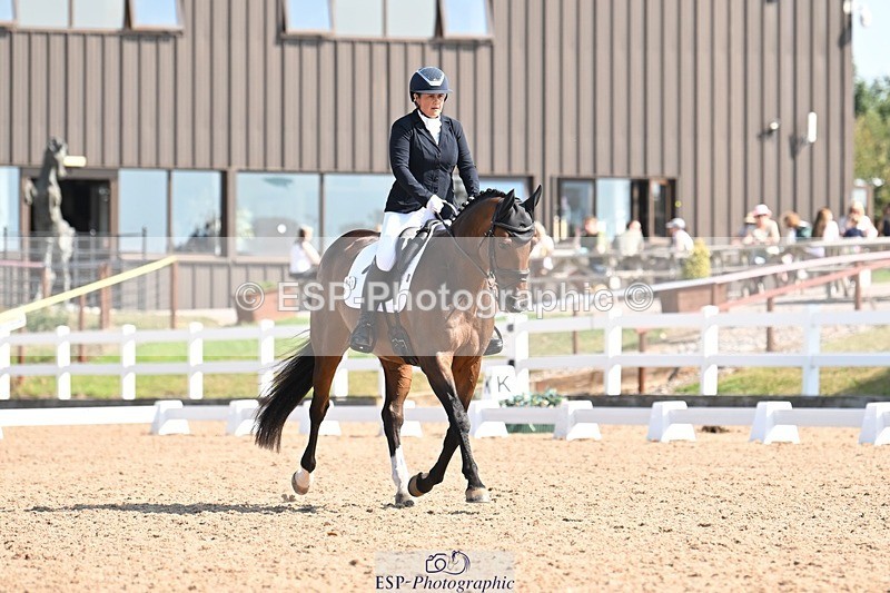 250816-104931-03455 - 047-Hannah.RogersWoodendfarm.Viva