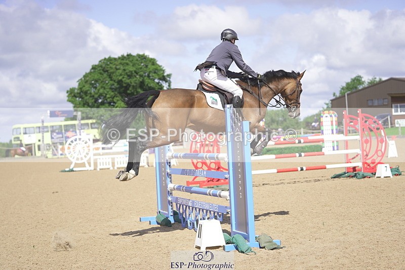 230806A-110834-01523 - Cls 13 Snr Newcomers & 1.10m Open