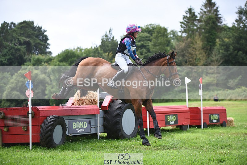 240804-131508-14186 - 464-Tichy_Sanders-SPARHANGER_VELVET