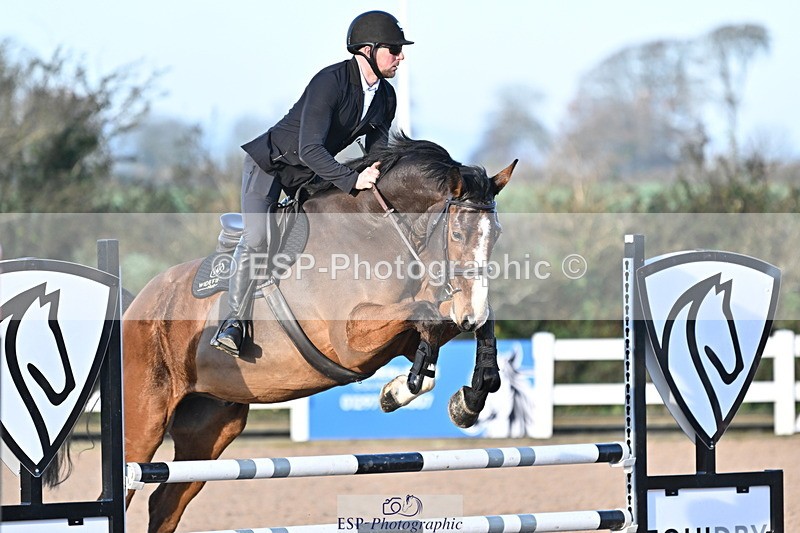 241113A-092439-00008 - Cls 01A&B Brit Nov & 90cm Open