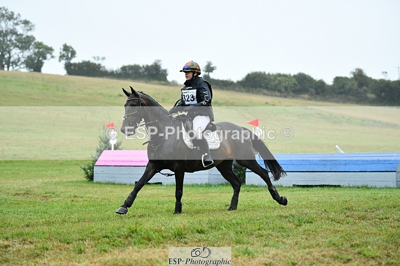 250830-152548-04341 - G-323-Fleur.Jackson