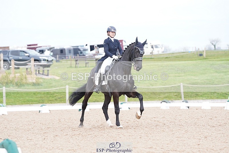 250403-142840-02938 - 027-Zoe.Sleigh-Zall.stensvang