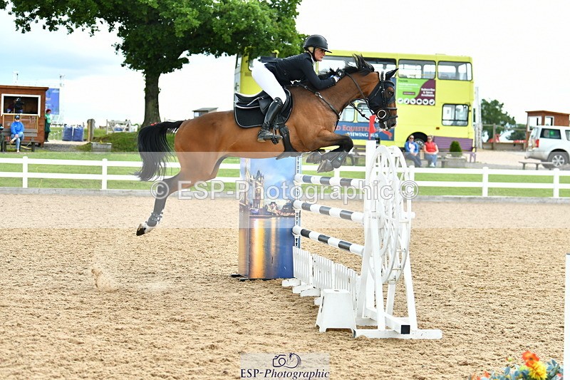 230721A-142351-06891 - Cls 22, 1 Star Gold 1.30m