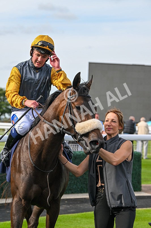 050724-Race 1-Beauty Queen-1464 - Race 1