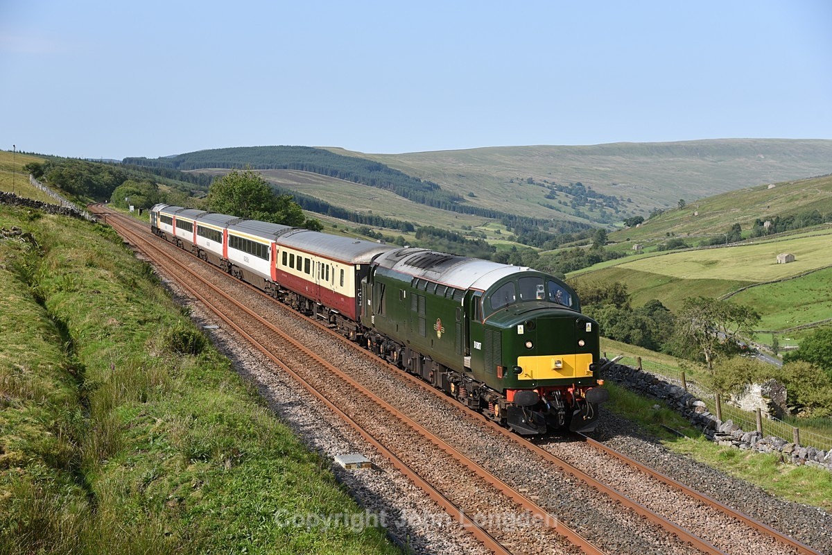 JL - 30.7.20 D6817 1Z40 08:35 Skipton - Appleby, Garsdale Troughs - Garsdale Troughs