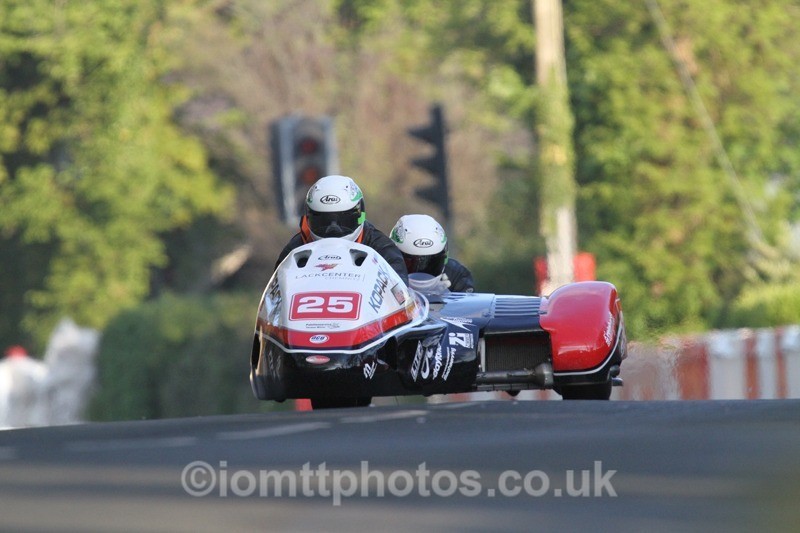 IMG_5518 - Thursday Practice - TT 2013 Side Car