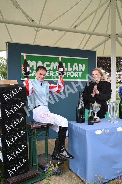 yr11062022r2-111 - Race 2 2.00pm Queen Mother's Cup