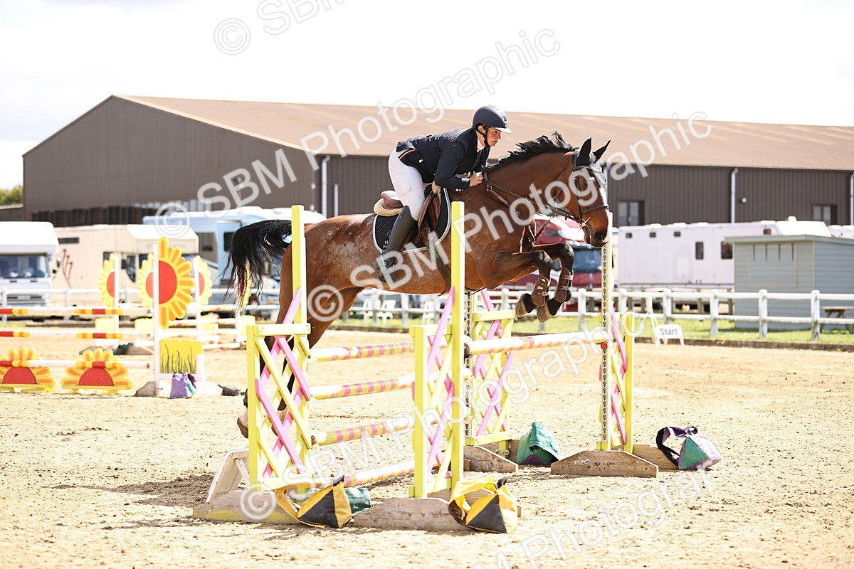 SBM_004208 - Class 17 - Senior Newcomers - 1.10m