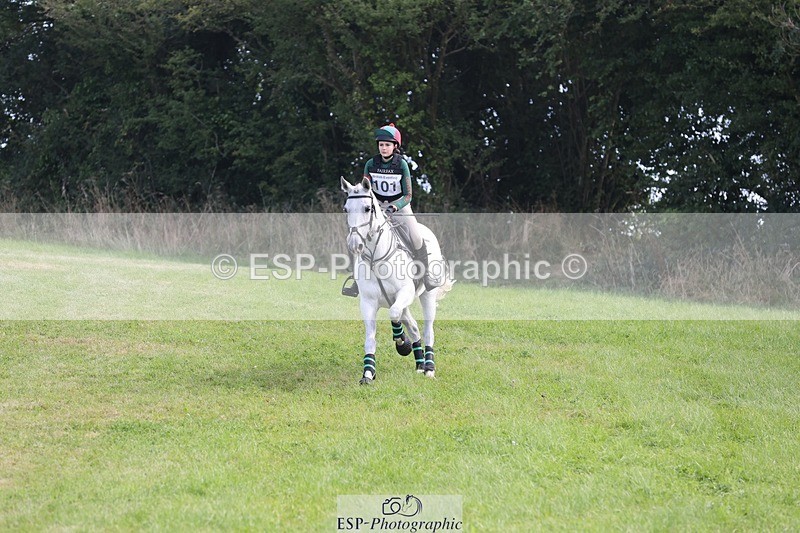 240831A-104315-00908 - 101-Issy.Perry-DATE.NIGHT