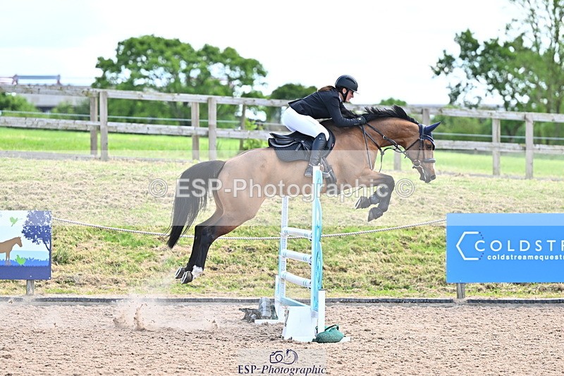 240608A-130052-02457 - Cls 4 Snr Newcomers and 1.10m Open