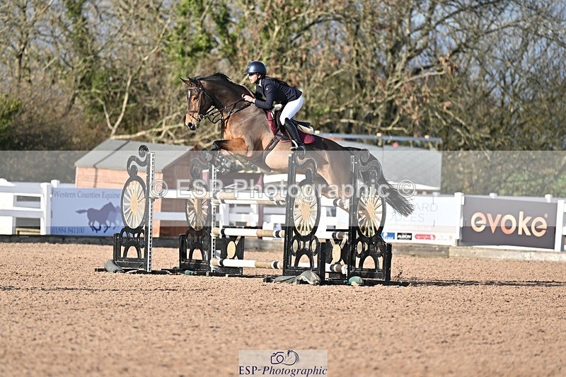 251126-123756-00490 - Cls 4 Newcomers and 1.10m