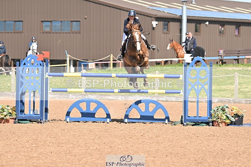 240418A-111618-02515 - Cls 5, 2 Star Medium Tour 1.35m