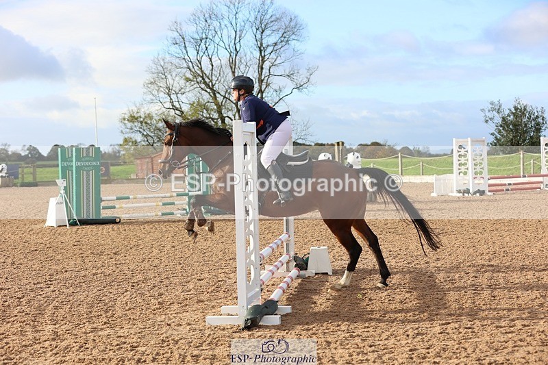 251025-100251-00779 - Cls 21+22 Club and Schools 60cm