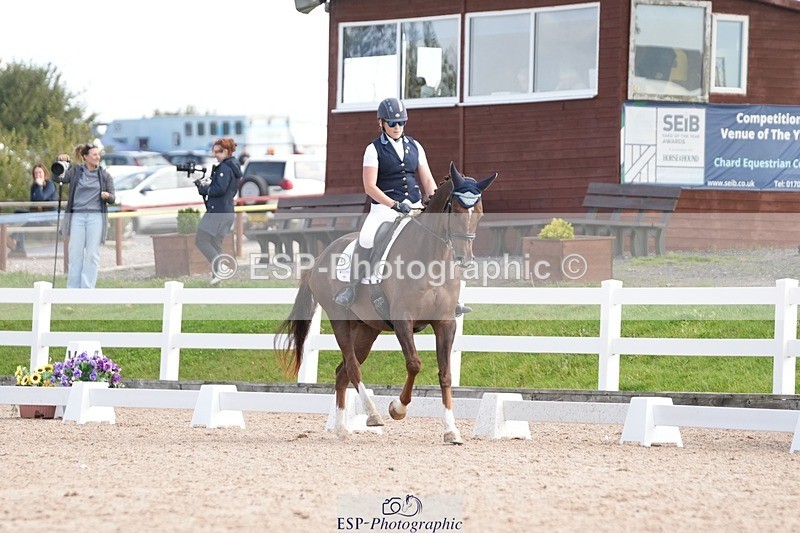 250906-104310-01543 - 006-Verity.PerryVogue