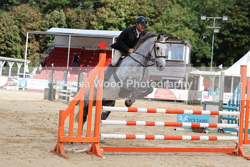 3E7A2182 - Class 4: Senior British Novice/90cm open