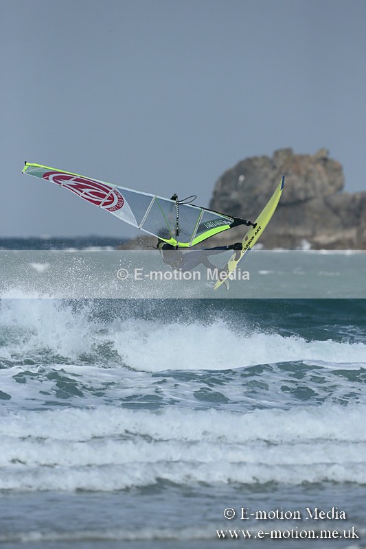 WS 020413-151 - Windsurfing