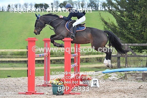 BPP_4333 - CLASS 8 FRI Senior Foxhunter/ 1.20m Open