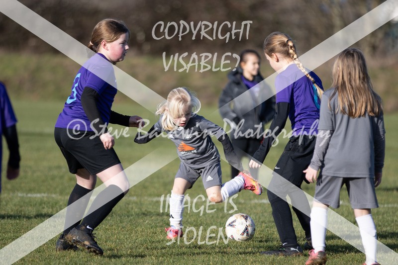 1DX30491 - 2026-01-17 FC Abbey Meads U9 Purple Girls V Develop FC U9 Girls