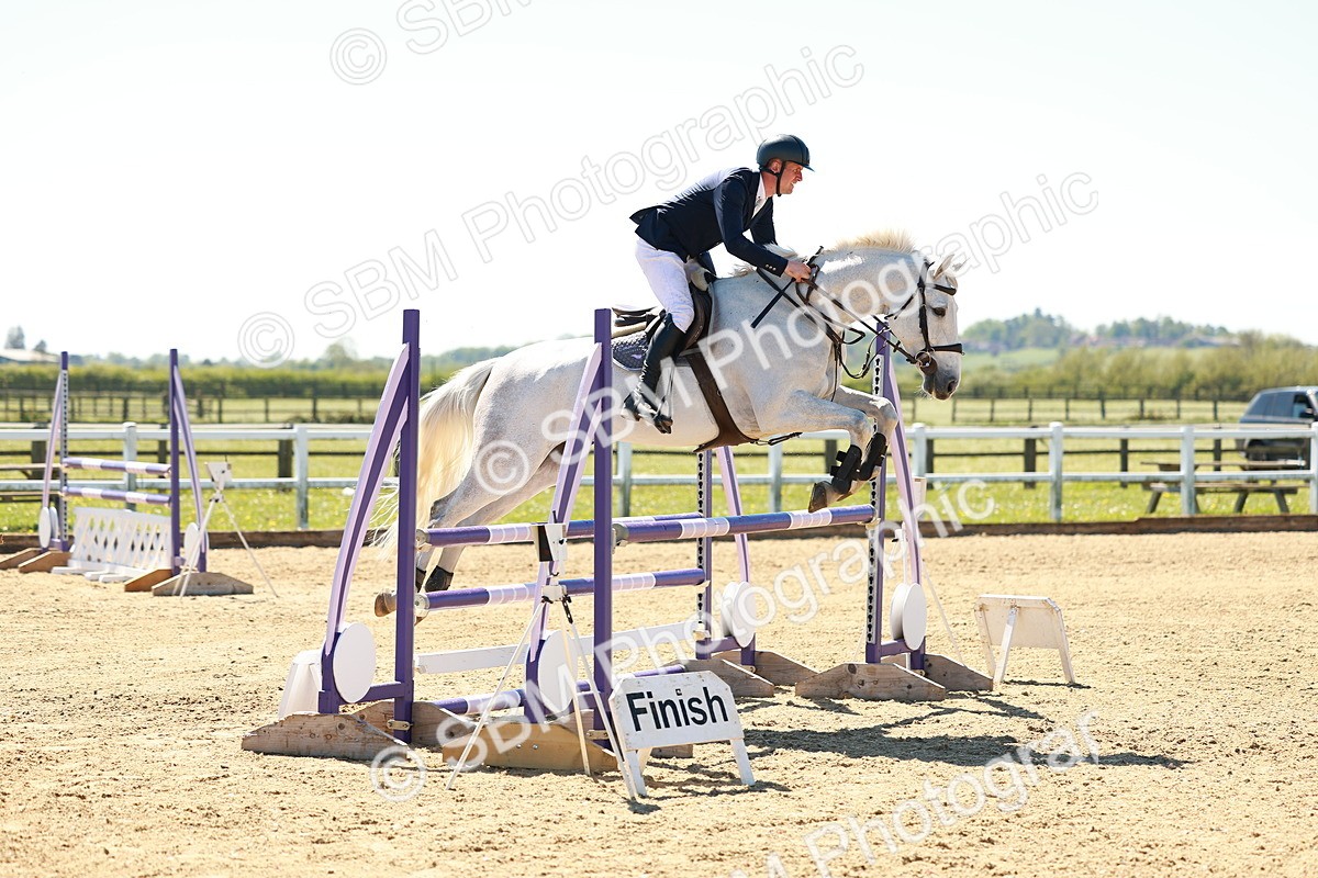 SBM_001402 - Class 4 - Senior Newcomers 1.10m