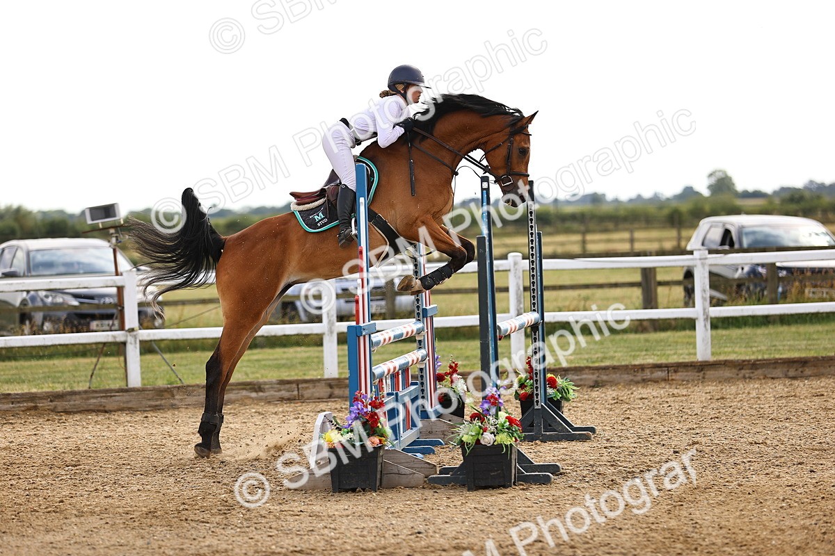 SBM_002372 - Class 18 - Ariat Senior British Novice- 90cm Open
