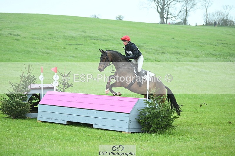 250418-103221-01192 - 017-Rosie.Bradley-Hole-KILMOUNTAIN.TOYBOY