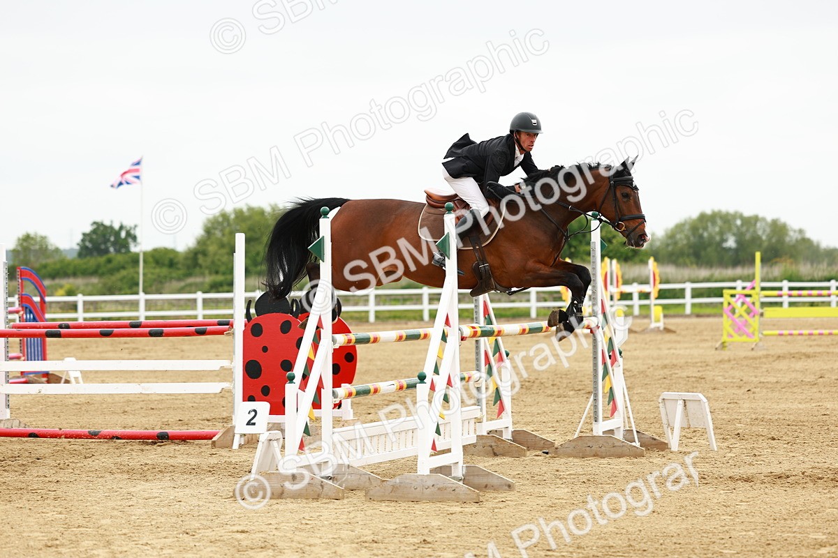 SBM_001142 - Class 5 - Senior Foxhunters - 1.20m