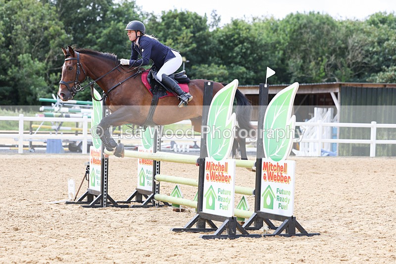 3E7A9910 - Class 9: Senior British Novice/90cm open