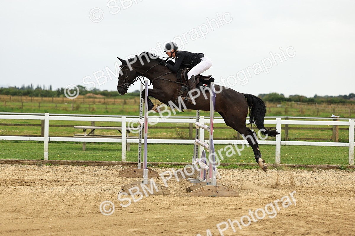 SBM_003838 - Class 4 - Senior Foxhunter - 1.20m Open