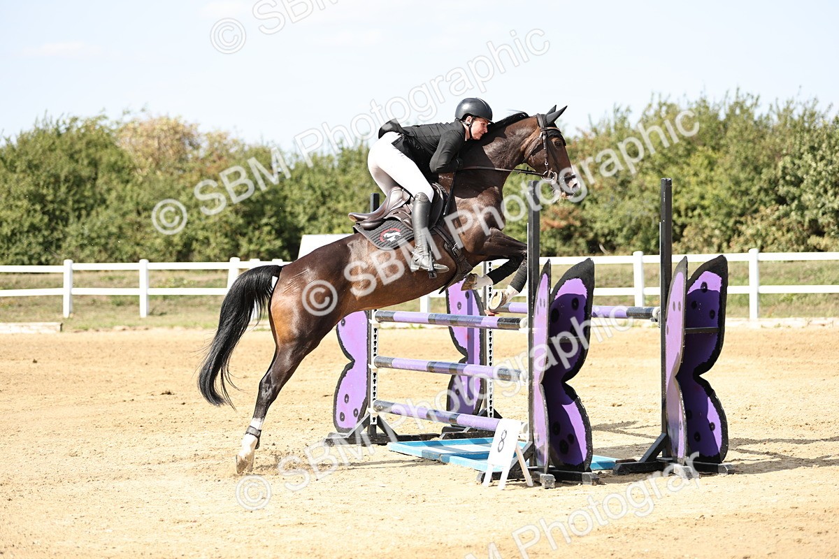 SBM_005137 - Class 6 = Senior Newcomers - 1.10m Open