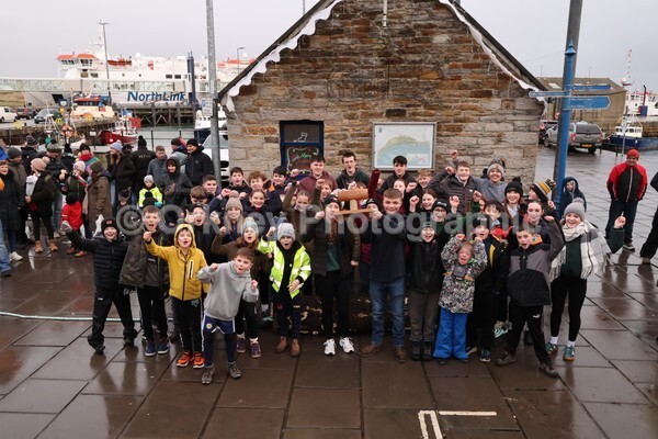 DAD_2019 - Stromness Yule Log Pull