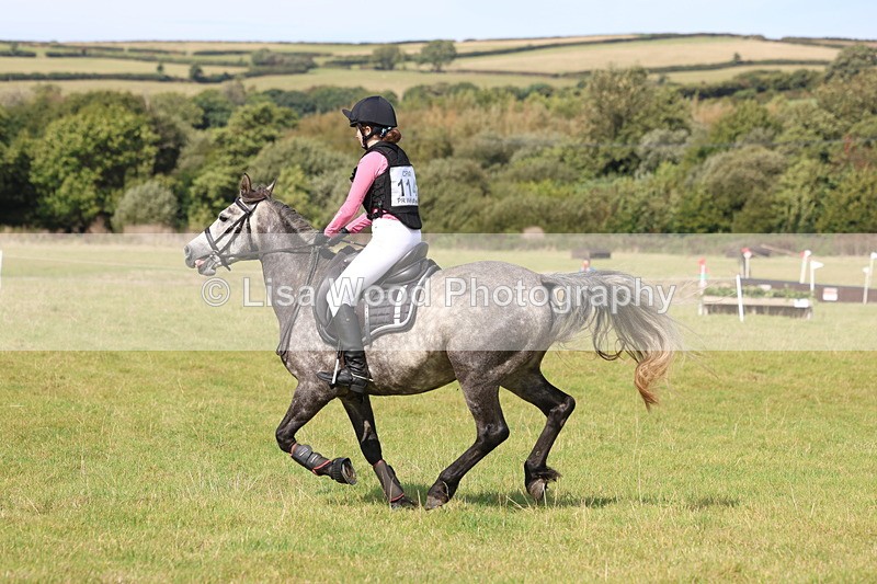 3E7A6631 - Class 1: Trebudannon Open: Pheasant Feeder