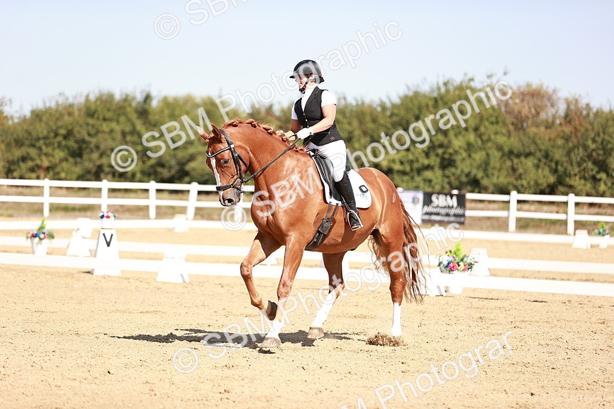 SBM_004558 - Class 12 - Novice 5 - 10.31-11.41