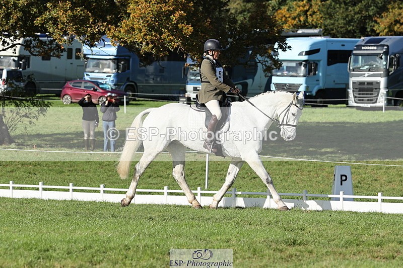 251024A-143642-14238 - G-572-Laura.Pitman With Trot Up