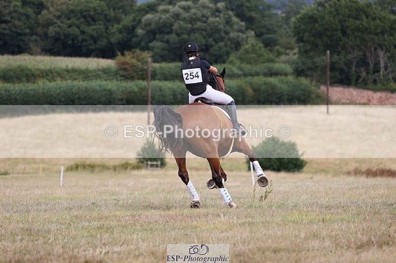 250802A-143236-05054 - F-254-Lucie.Bouchet-HALLOWEEN.NOUV