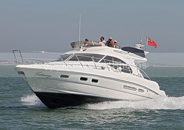 100522 GETAWAY IMG_1693 - Flybridge Cruisers