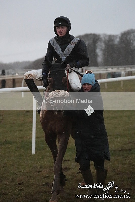 PtP 260125 1308 - Cocklebarrow Point-to-Point racing with the Heythrop Hunt 26/01/25
