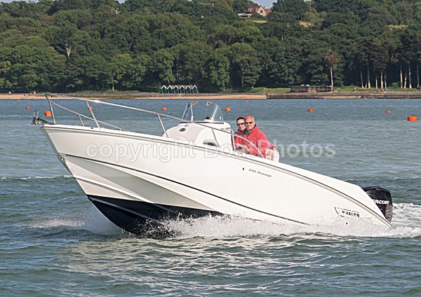 100620-0 BARNEY IMG_5104 - Motorboats - Open