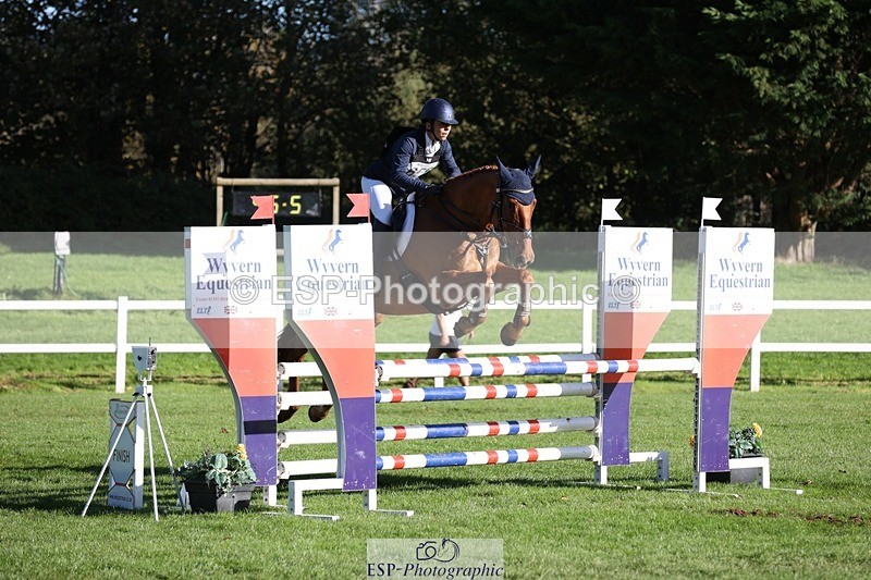 231022-103315-24600 - 656-DUNARD.RED.KNIGHT-Naomi.Watkins-TrotUp+SJ