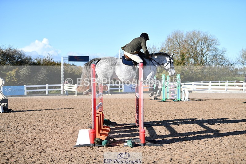 231110A-132640-00570 - Cls 5 Newcomers & 1.10m Open