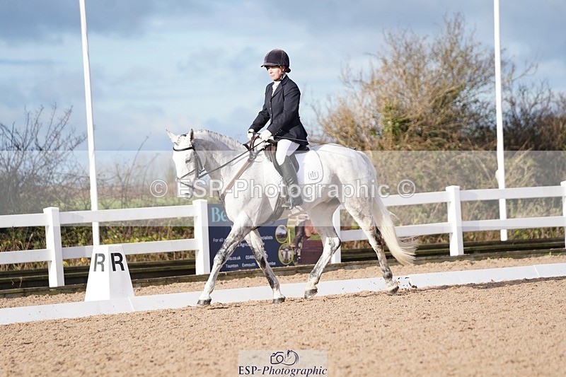 241214-130706-00571 - 105-Janine.Paterson-Machas.Grey