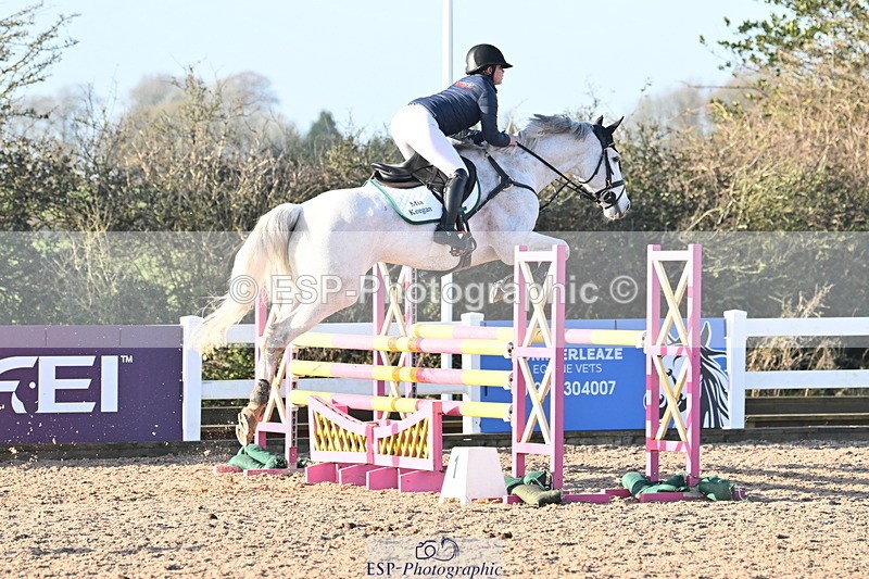 231210A-134014-02645 - Cls 20 Newcomers & 1.10m Open