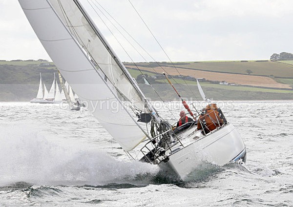 120630 ELIZABETH GBR527R WT7A1393 - ROUND THE ISLAND RACE - 30th June 2012