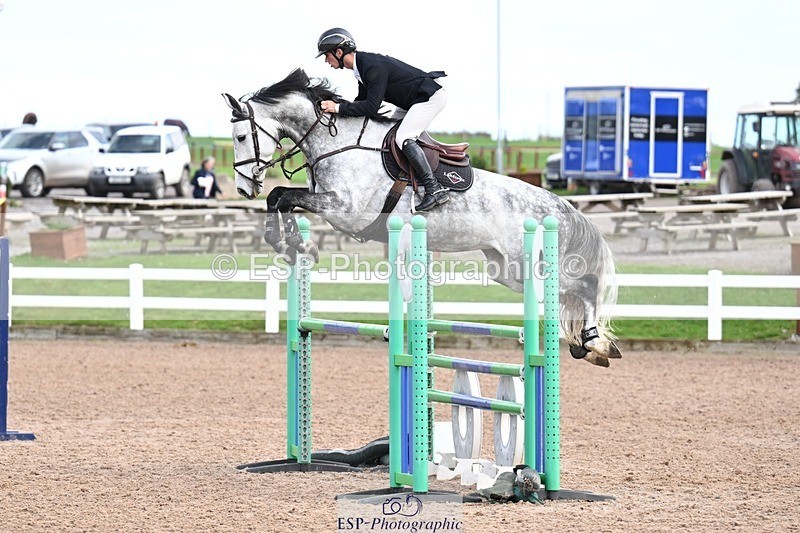 251022-124516-00419 - Cls 4 Snr Newcomers 1.10m