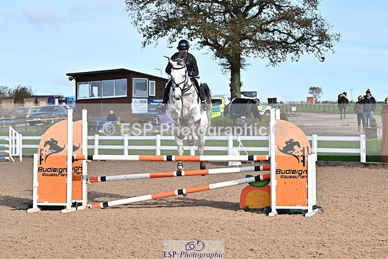 241113A-130155-00636 - Cls 04A&B Snr Newc & 1.10m Open