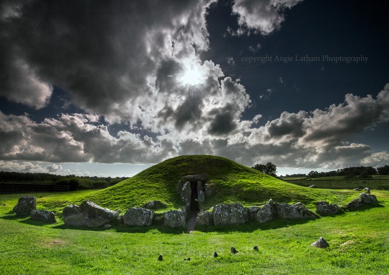Bryn Celli Ddu Burial Chamber , Anglesey - Ancient Sites