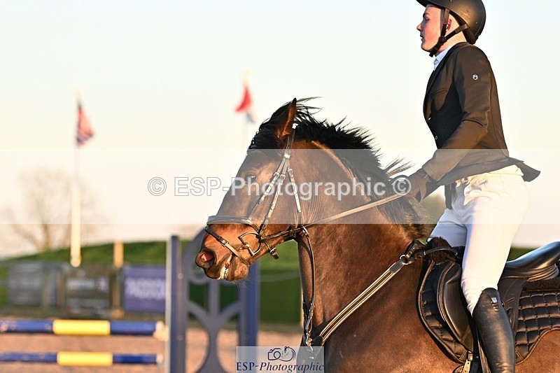 250401-192330-00995 - 90cm Classes