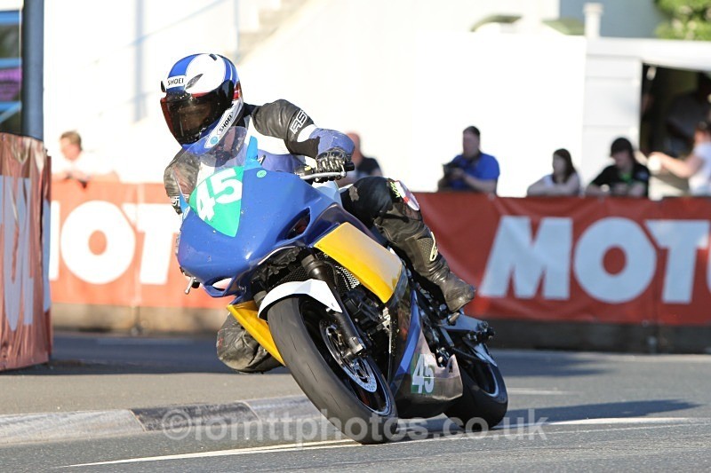  - Saturday Practice Newcomers/Supertwins